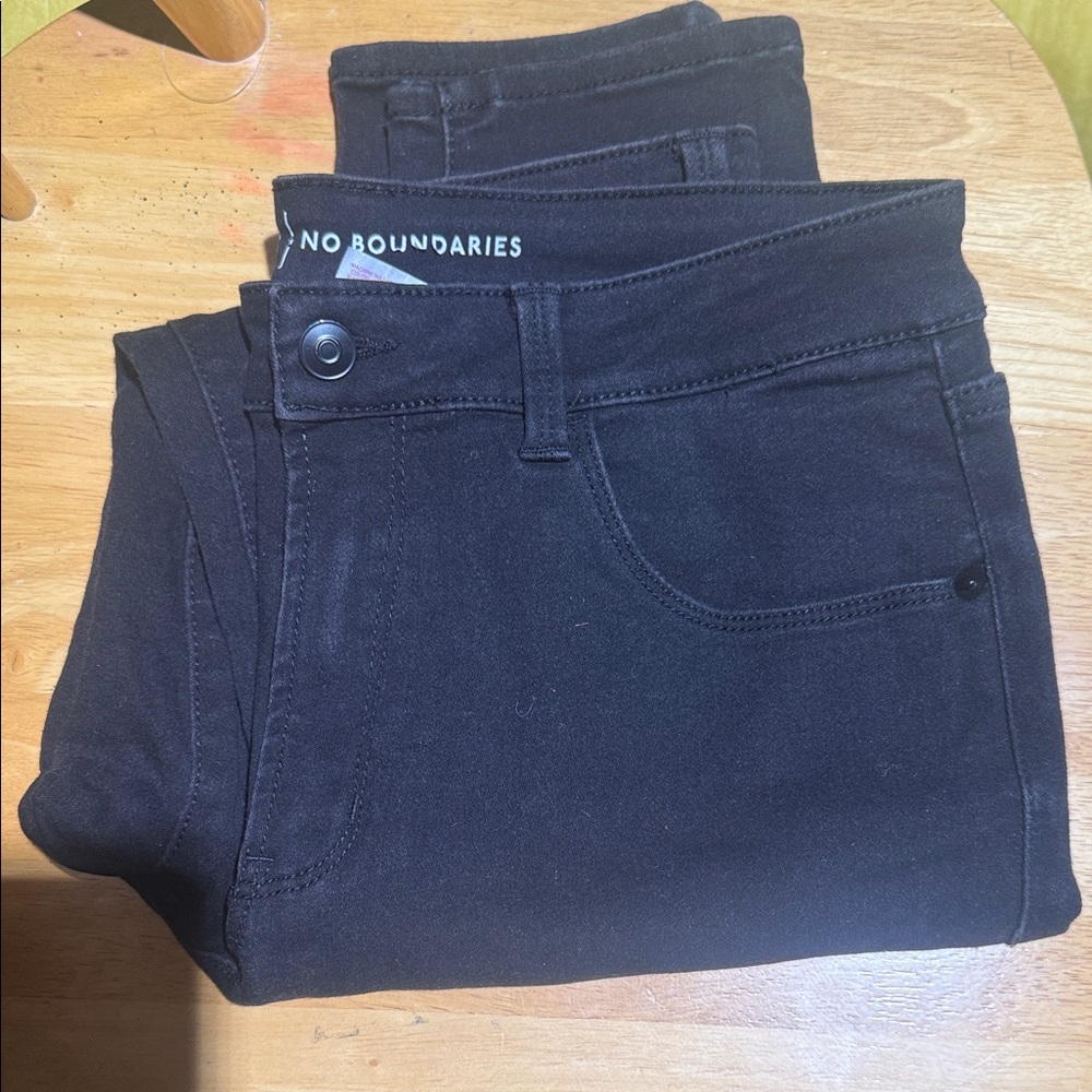 No Boundaries Charcoal Jeans B28